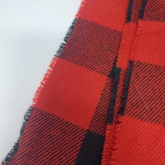 NWT OLD NAVY RED & BLACK BUFFALO PLAID SCARF LONG CHRISTMAS FESTIVE WOMEN OS - Picture 10 of 10